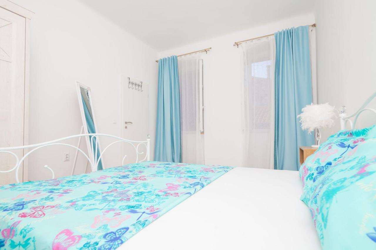 Main Square Apartment Pula Exterior photo